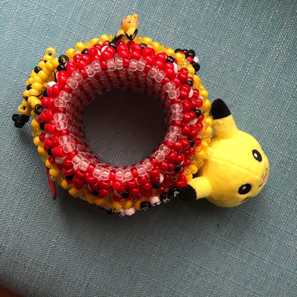 Pikachu Rotating Cuff - Picture 4 of 5